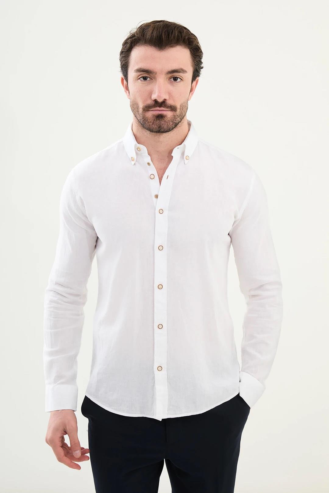 Düz Slim Fit Uzun Kollu Keten Erkek Gömlek ürünü ÜST GİYİM kategorisinde sizleri bekliyor.