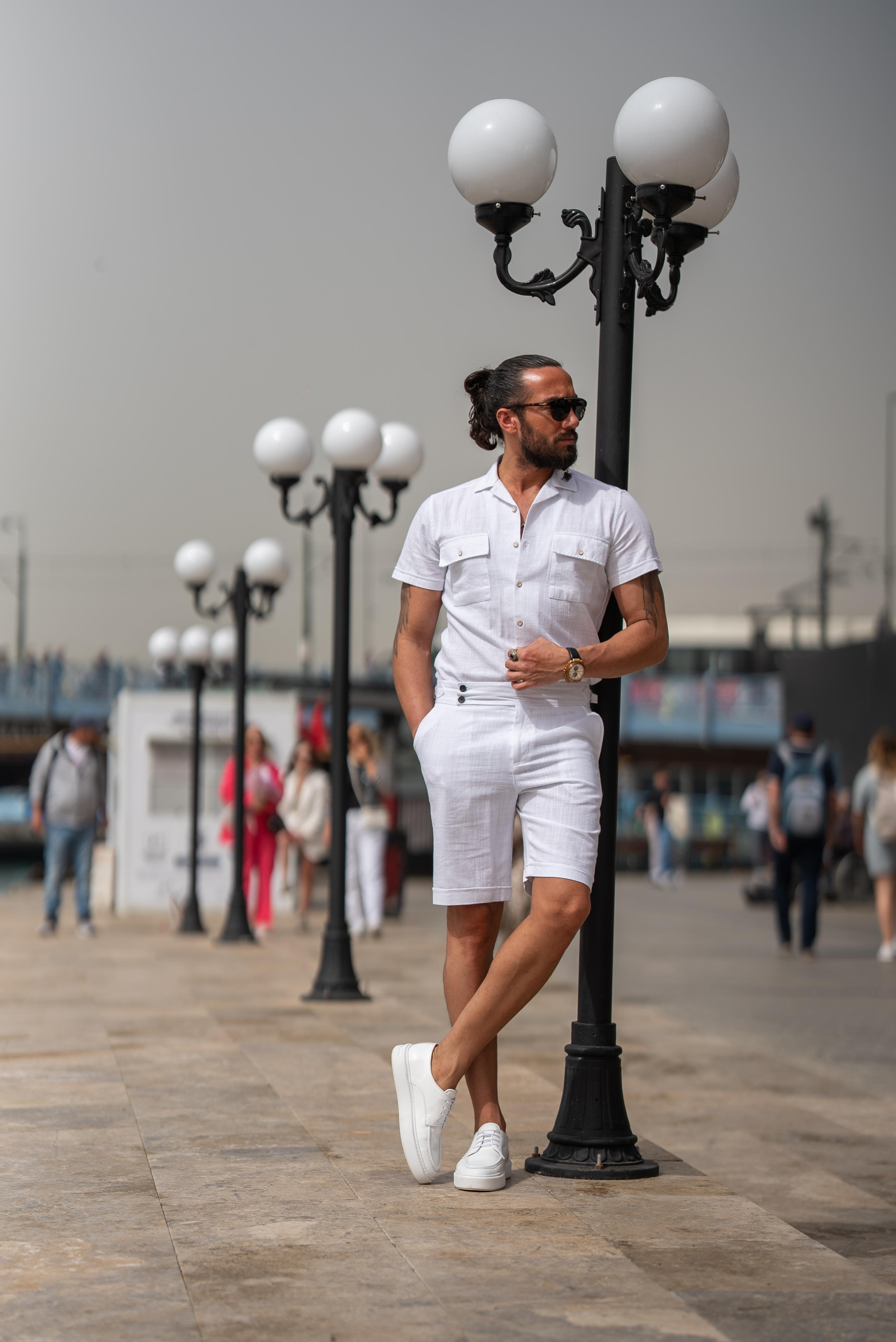 Düz Süper Slim Fit Kemerli Erkek Keten Şort Beyaz ürünü KUMAŞ PANTOLON kategorisinde sizleri bekliyor.