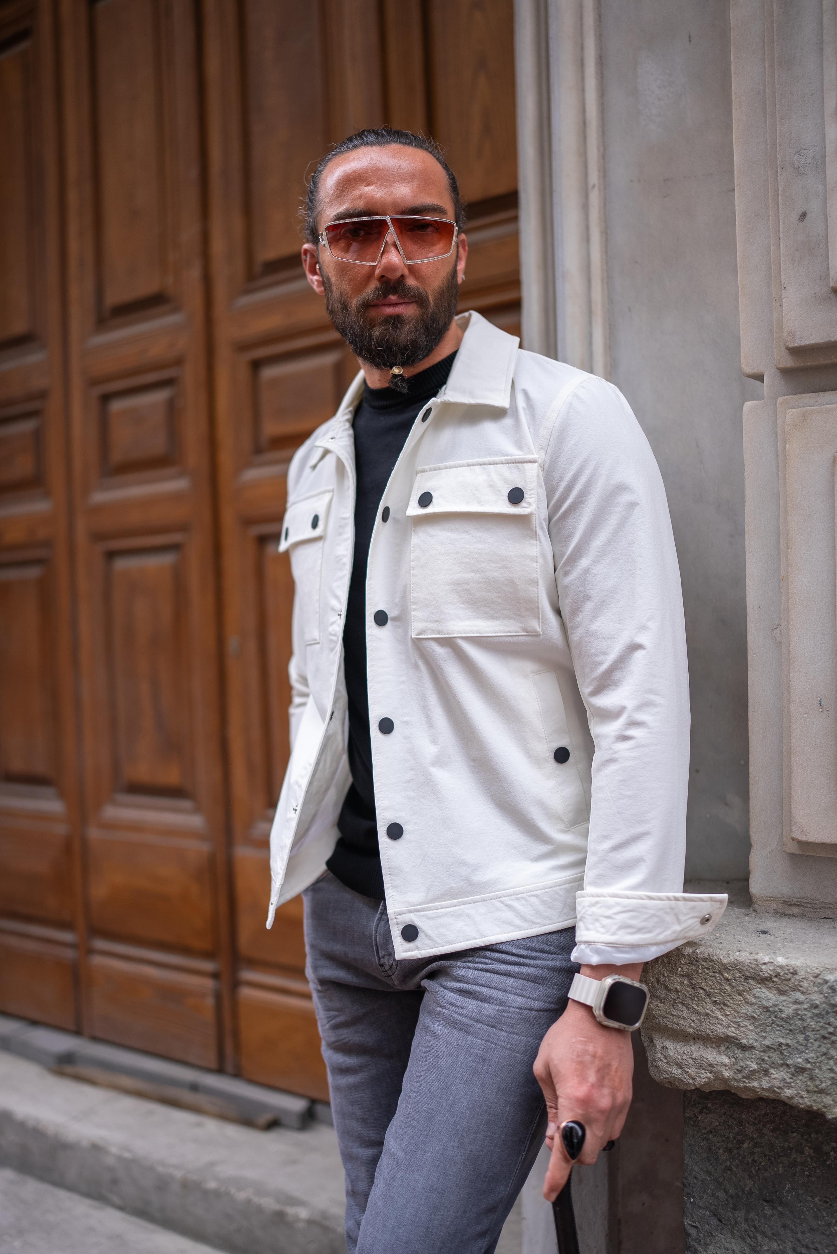 Gömlek Yaka Metal Düğme Detaylı ürünü DIŞ GİYİM kategorisinde sizleri bekliyor.