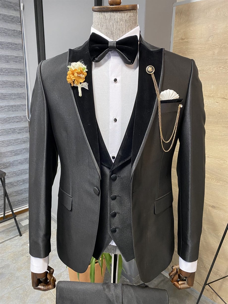 Kırlangıç Yaka Slim Fit Kadife Detaylı Smokin ürünü TAKIM ELBİSE kategorisinde sizleri bekliyor.