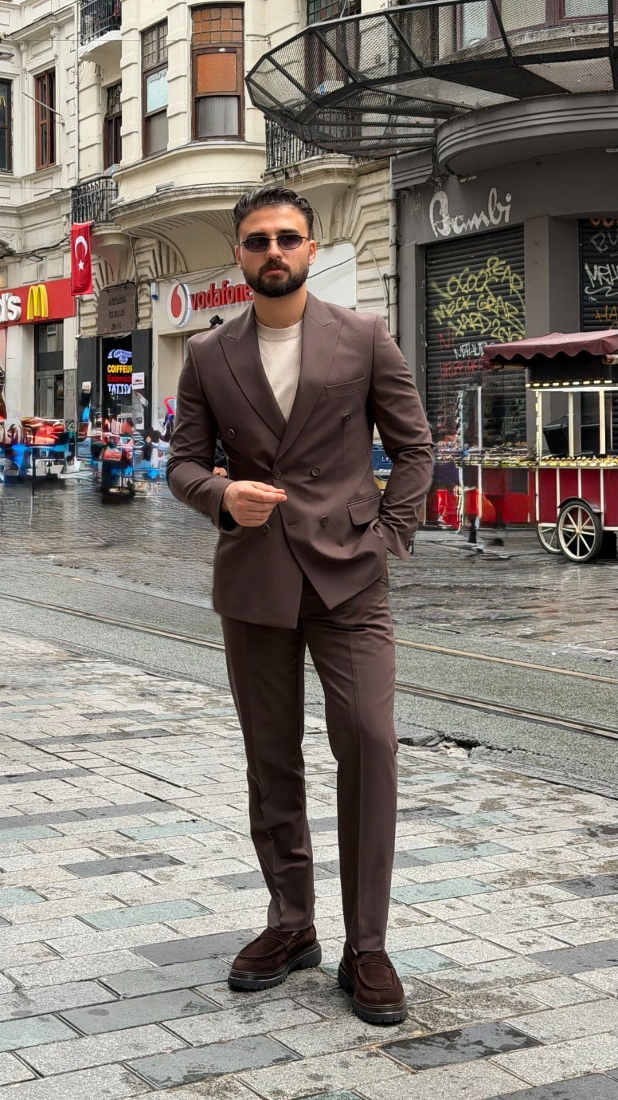 KRUVAZE TAKIM ELBİSE ürünü TAKIM ELBİSE kategorisinde sizleri bekliyor.