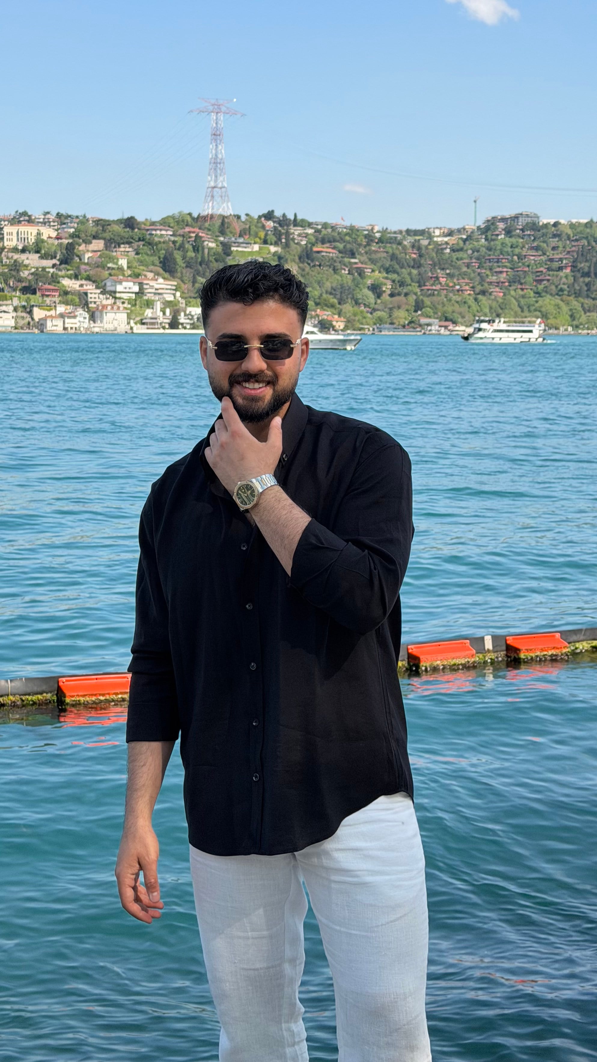 OVERSİZ DÜZ GÖMLEK ürünü GÖMLEK kategorisinde sizleri bekliyor.