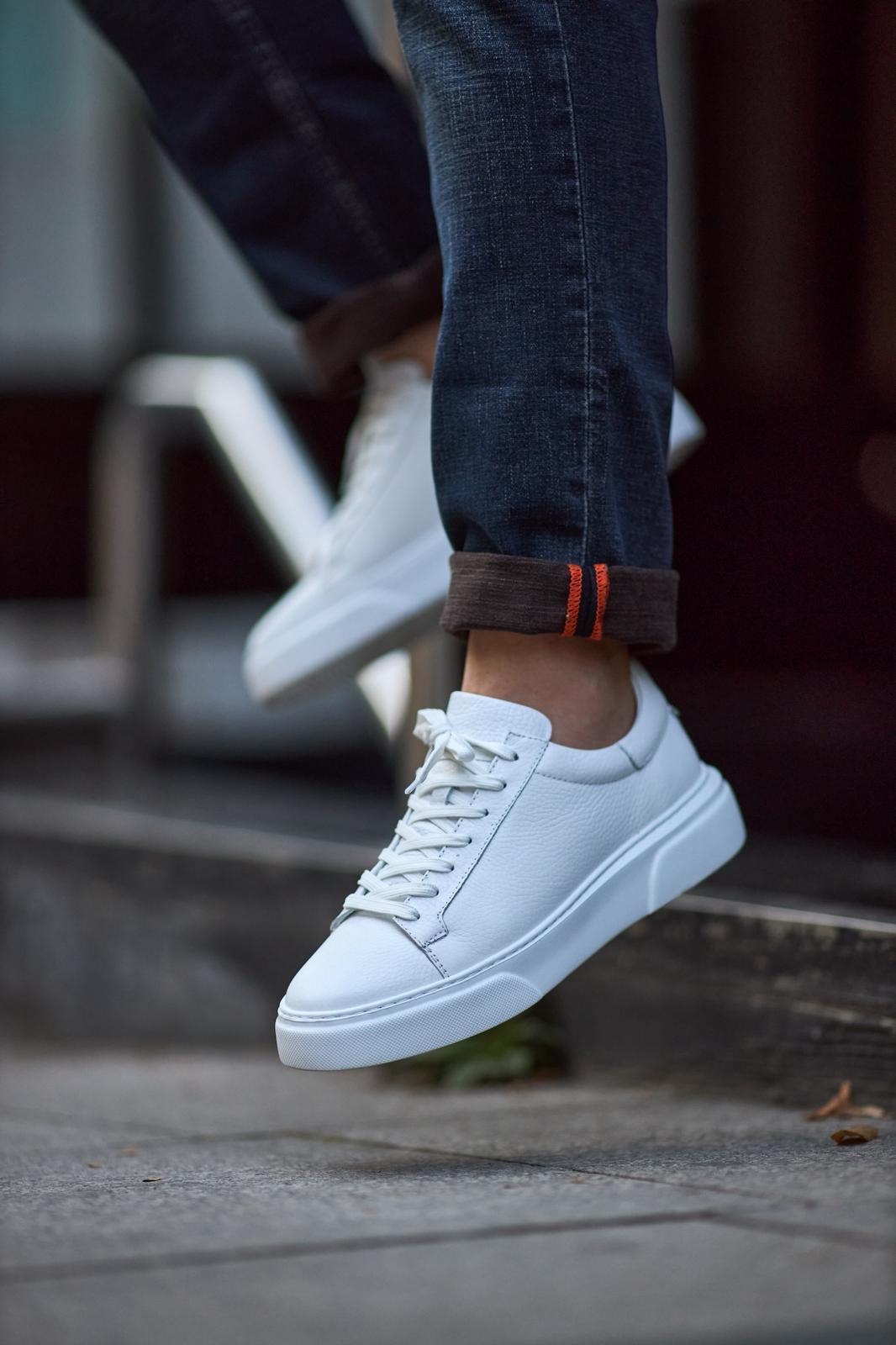 ÖZEL TASARIM HAVUZ TABAN DERİ SNEAKERS AYAKKABI ürünü SNEAKERS kategorisinde sizleri bekliyor.