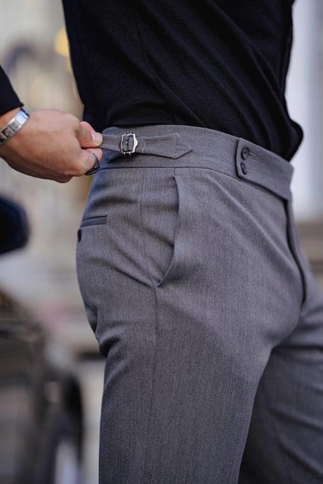 Özel Tasarım Kemer Detaylı Slim Fit Kumaş Pantolon Gri ürünü KUMAŞ PANTOLON kategorisinde sizleri bekliyor.