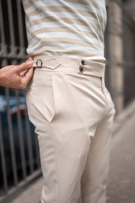 Özel Tasarım Kemer Detaylı Slim Fit Kumaş Pantolon Taş ürünü KUMAŞ PANTOLON kategorisinde sizleri bekliyor.