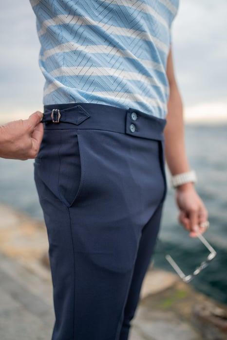 Özel Tasarım Kemer Detaylı Slim Fit Kumaş Pantolon Lacivert ürünü KUMAŞ PANTOLON kategorisinde sizleri bekliyor.