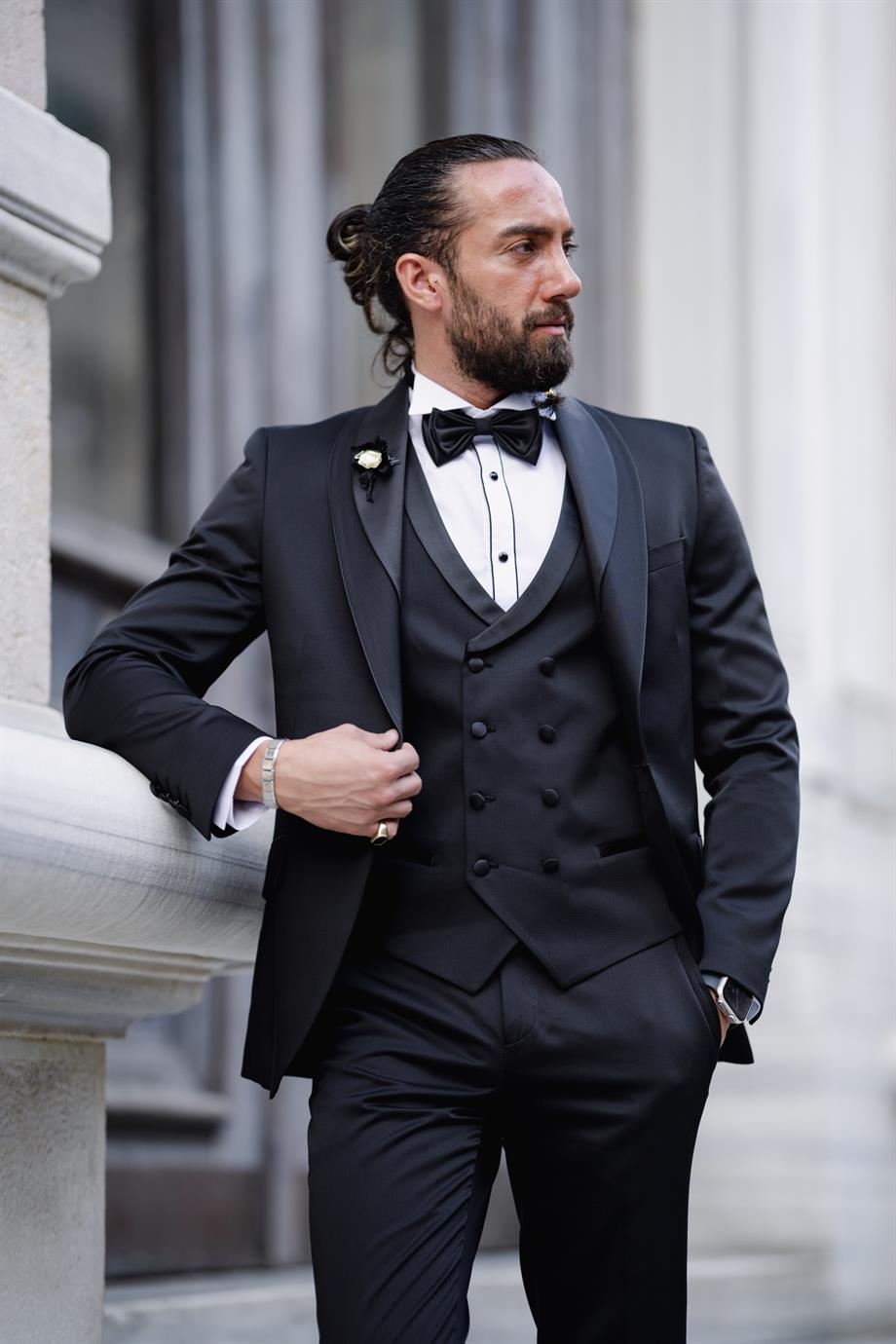 Özel Tasarım Yeni Sezon Slim Fit Damatlık ürünü TAKIM ELBİSE kategorisinde sizleri bekliyor.