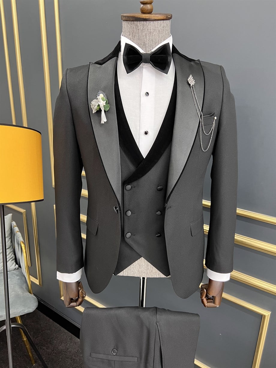Saten Yaka Detaylı Slim Fit Damatlık ürünü TAKIM ELBİSE kategorisinde sizleri bekliyor.