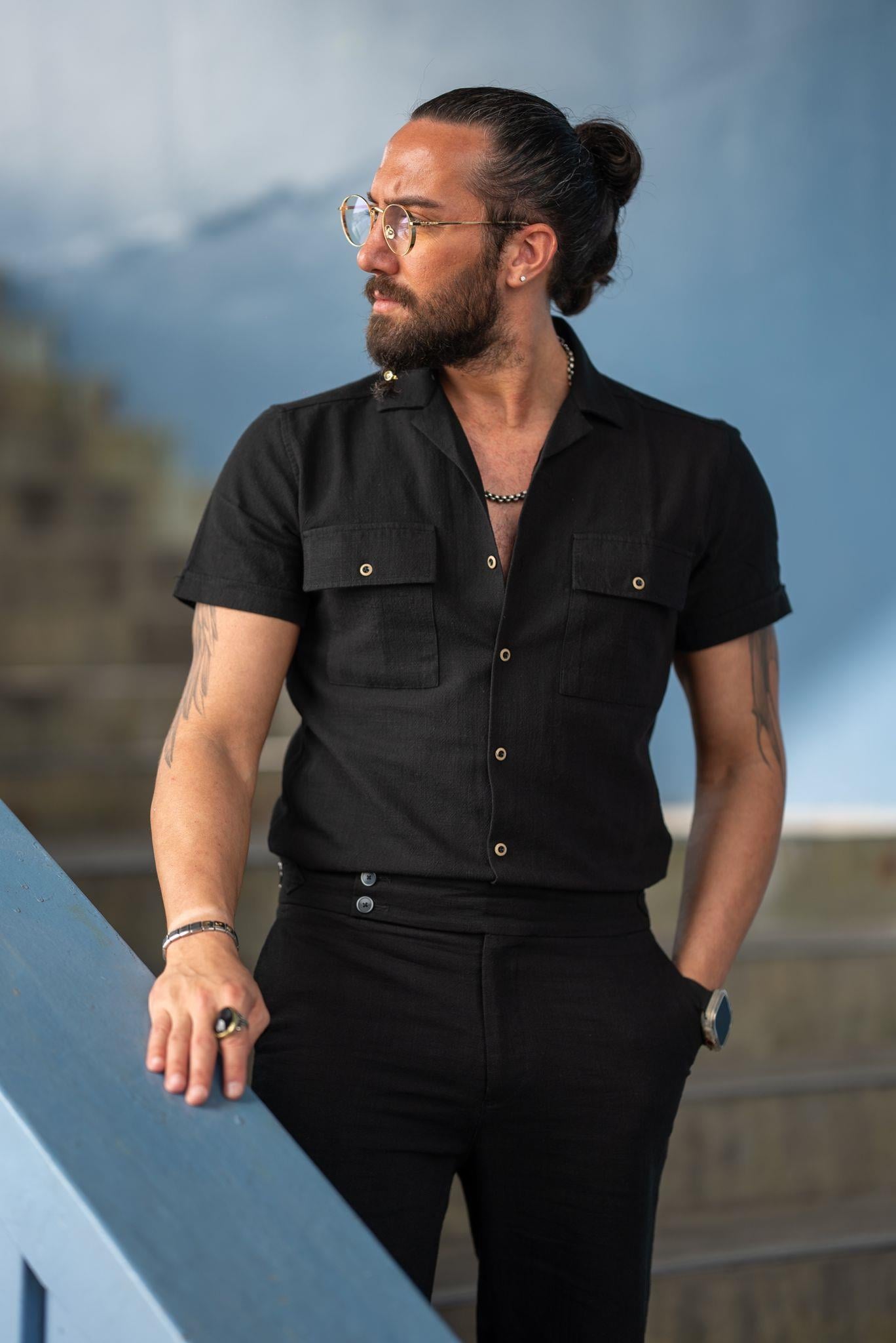 Slim Fit Apaç Yaka Kısa Kollu Keten Erkek Gömlek Siyah ürünü ÜST GİYİM kategorisinde sizleri bekliyor.