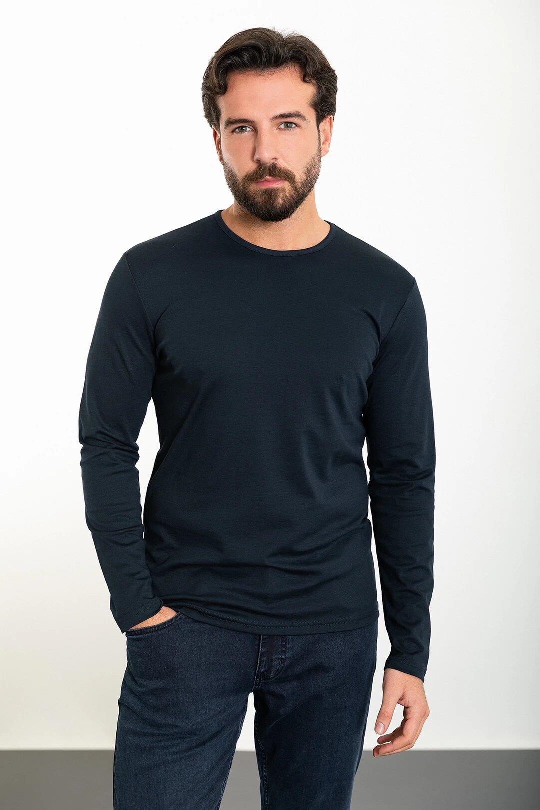 Slim Fit Bisiklet Yaka Basic Triko ürünü ÜST GİYİM kategorisinde sizleri bekliyor.