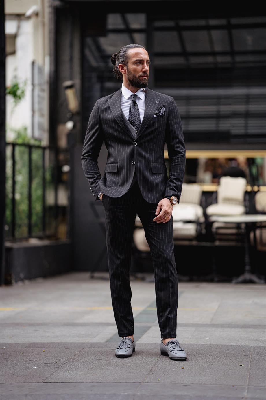 Slim Fit Kombin Detaylı Takım Elbise ürünü TAKIM ELBİSE kategorisinde sizleri bekliyor.