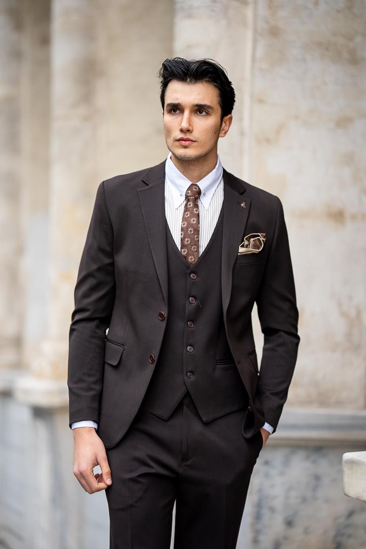Slim Fit Takım Elbise ürünü TAKIM ELBİSE kategorisinde sizleri bekliyor.
