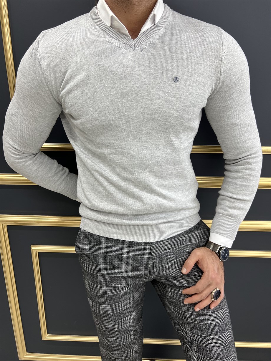 Slim Fit V Yaka Triko ürünü ÜST GİYİM kategorisinde sizleri bekliyor.