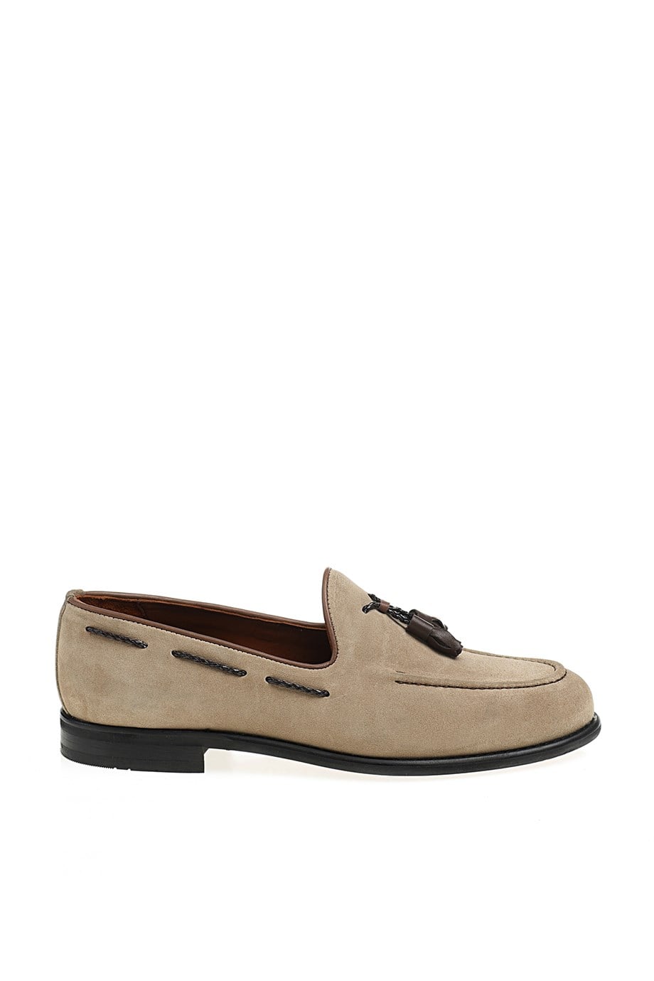 Süet Loafer Ayakkabı ürünü YENİ SEZON kategorisinde sizleri bekliyor.
