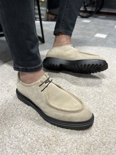 Ön Bağcık Detaylı Eva Taban Casual Ayakkabı ürünü YENİ SEZON kategorisinde sizleri bekliyor.