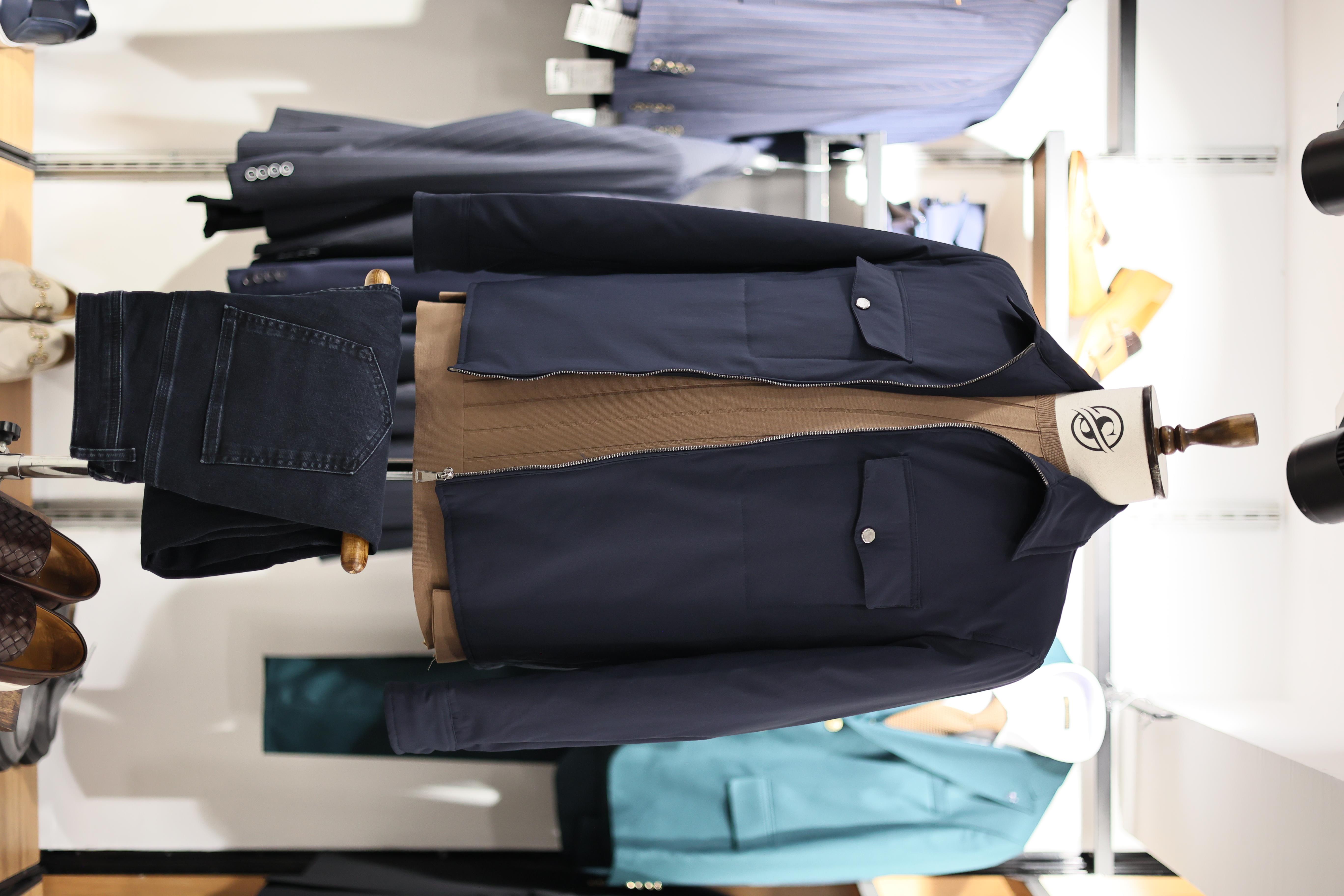 2 Pocket Coat ürünü OUTERWEAR kategorisinde sizleri bekliyor.
