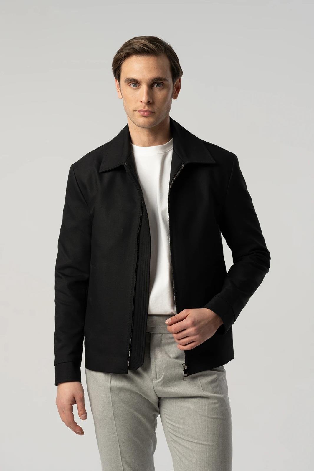 Çift Fermuarlı Eteği Lastikli Mont ürünü DIŞ GİYİM kategorisinde sizleri bekliyor.