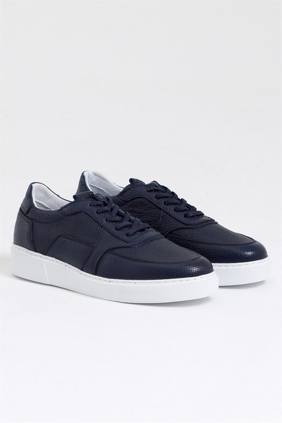 Deri Eva Taban Sneakers ürünü SNEAKER kategorisinde sizleri bekliyor.