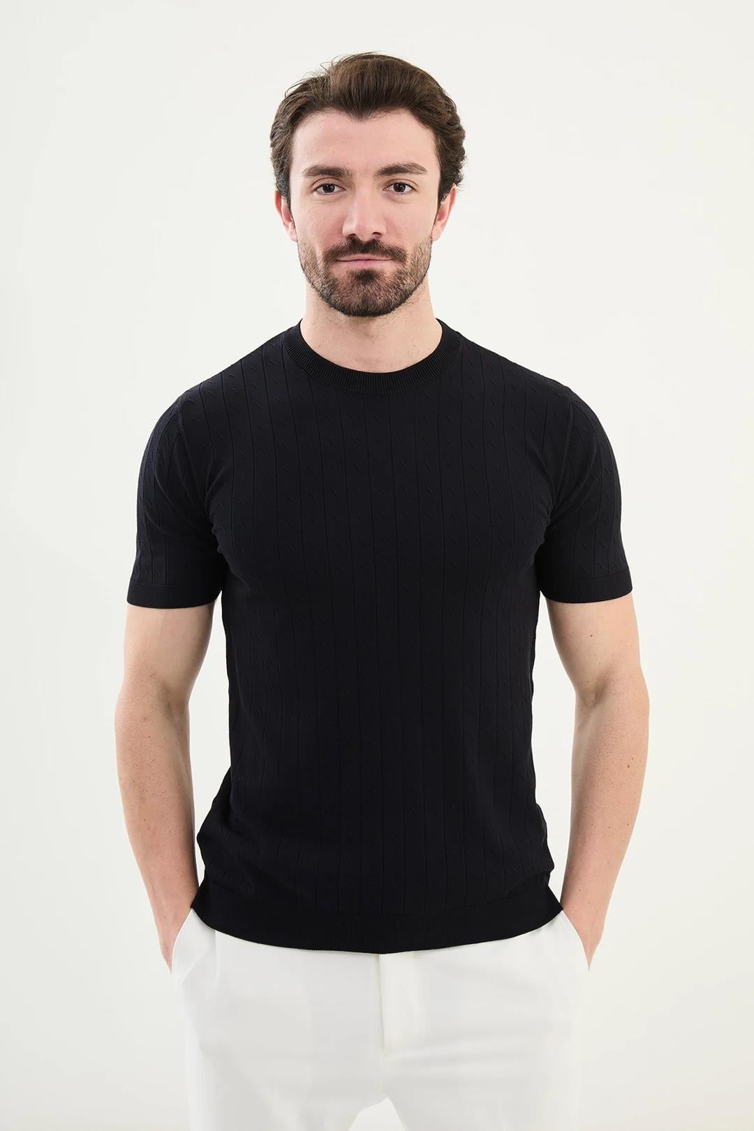Desenli Slim Fit Bisiklet Yaka Erkek Triko T-Shirt ürünü ÜST GİYİM kategorisinde sizleri bekliyor.