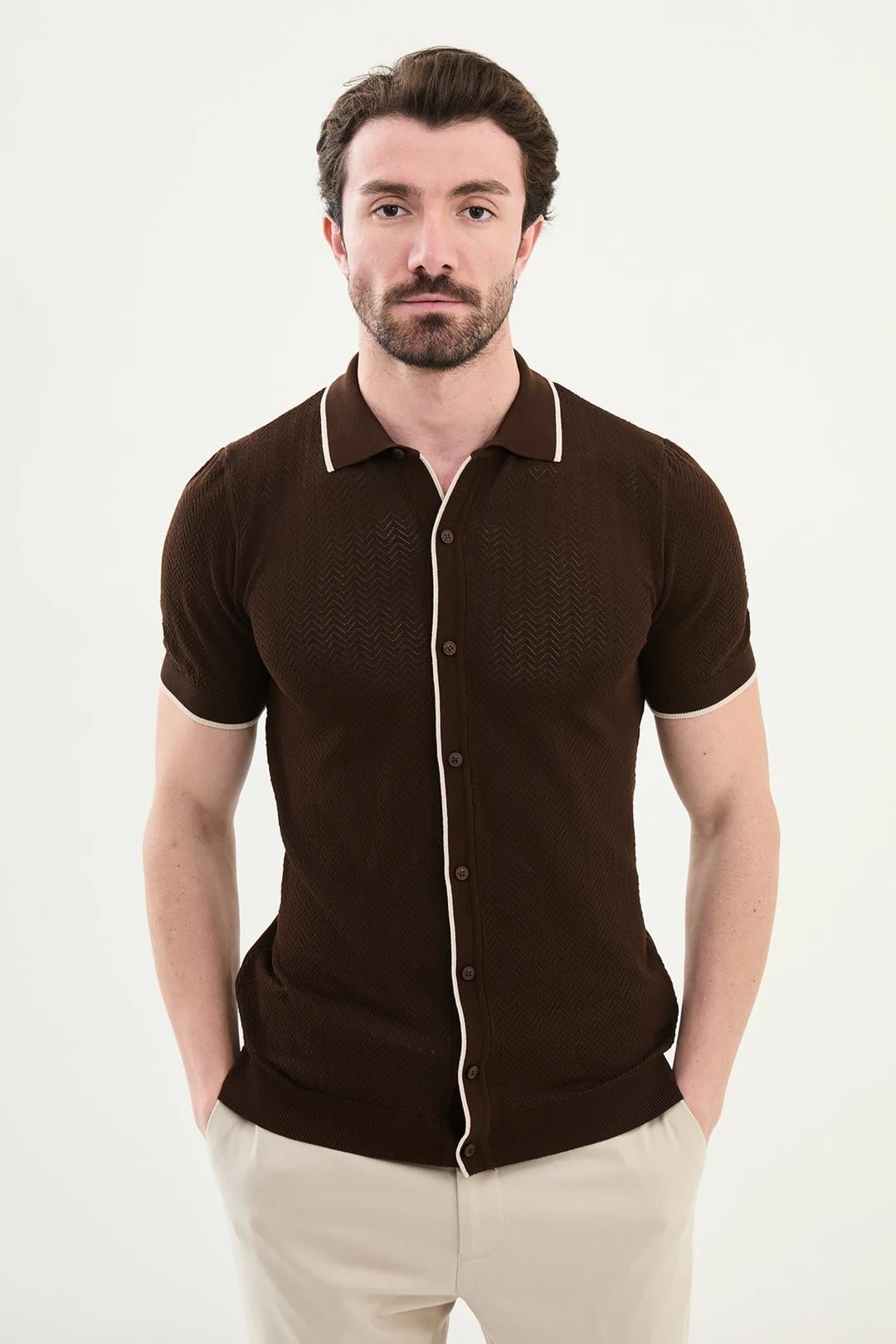 Desenli Slim Fit Polo Yaka Kısa Kollu Erkek Triko Hırka ürünü ÜST GİYİM kategorisinde sizleri bekliyor.