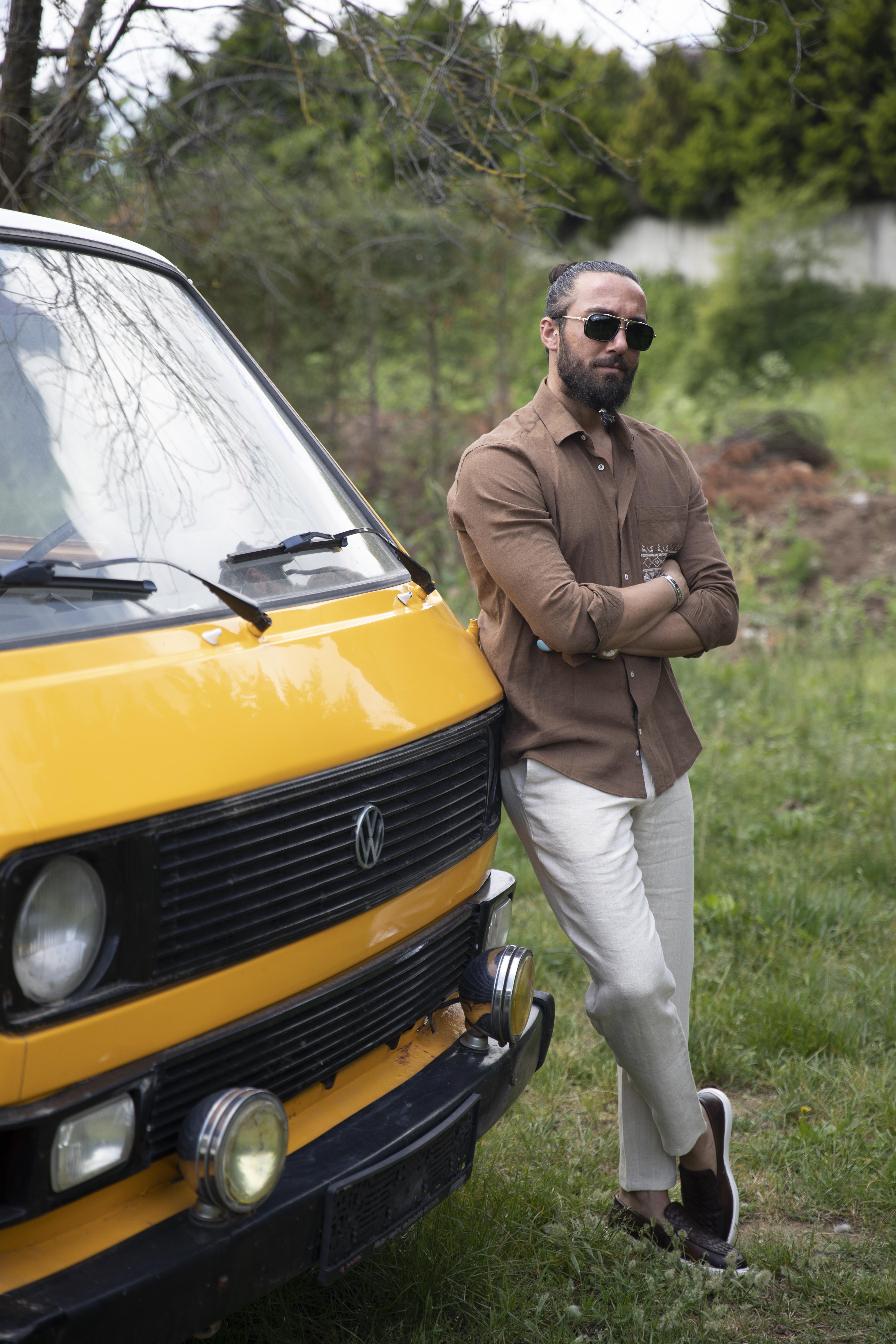 Desenli Slim Fit Uzun Kollu Keten Erkek Gömlek ürünü ÜST GİYİM kategorisinde sizleri bekliyor.