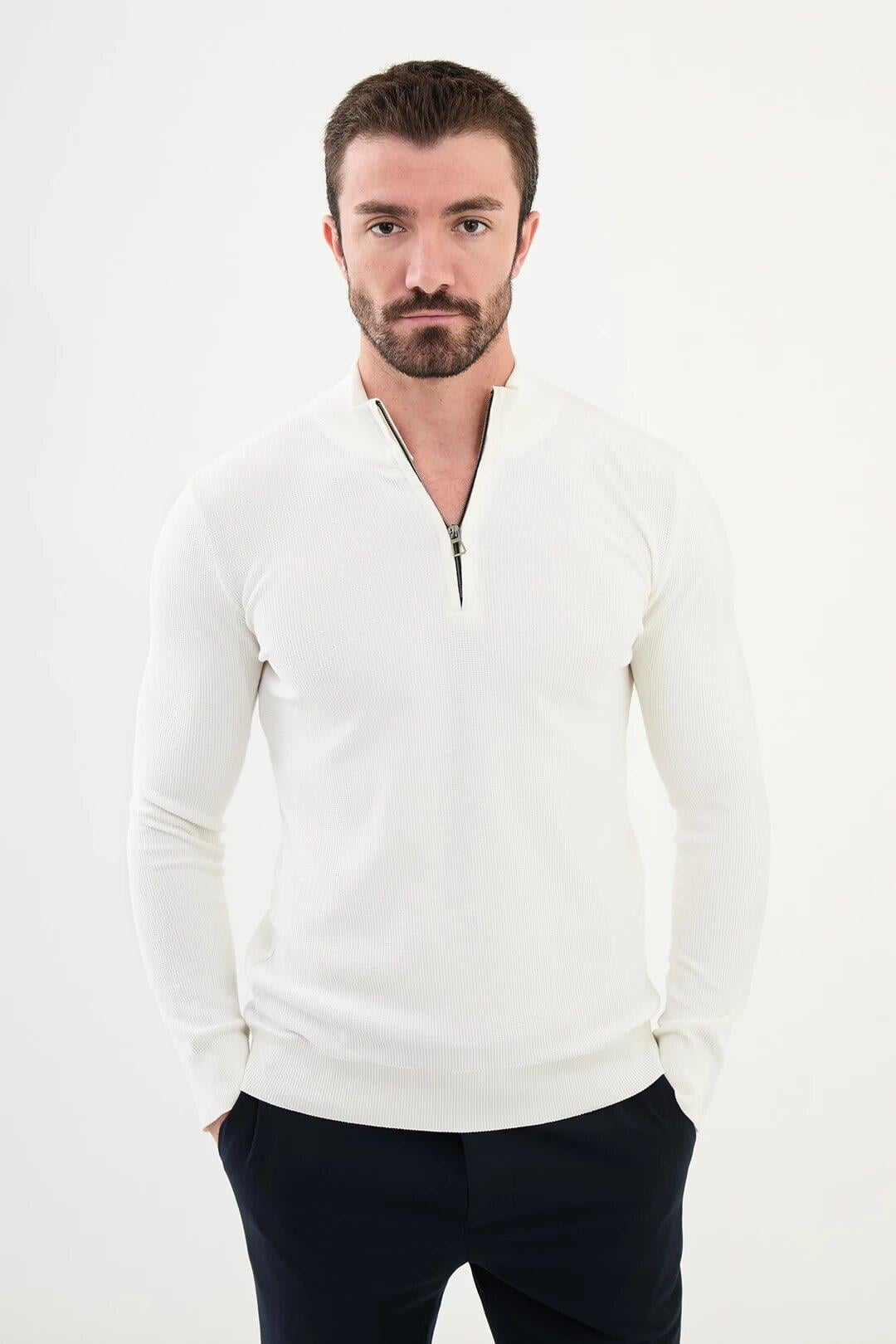 Dokulu Slim Fit Fermuarlı Yarım Balıkçı Yaka Erkek Triko Kazak ürünü ÜST GİYİM kategorisinde sizleri bekliyor.
