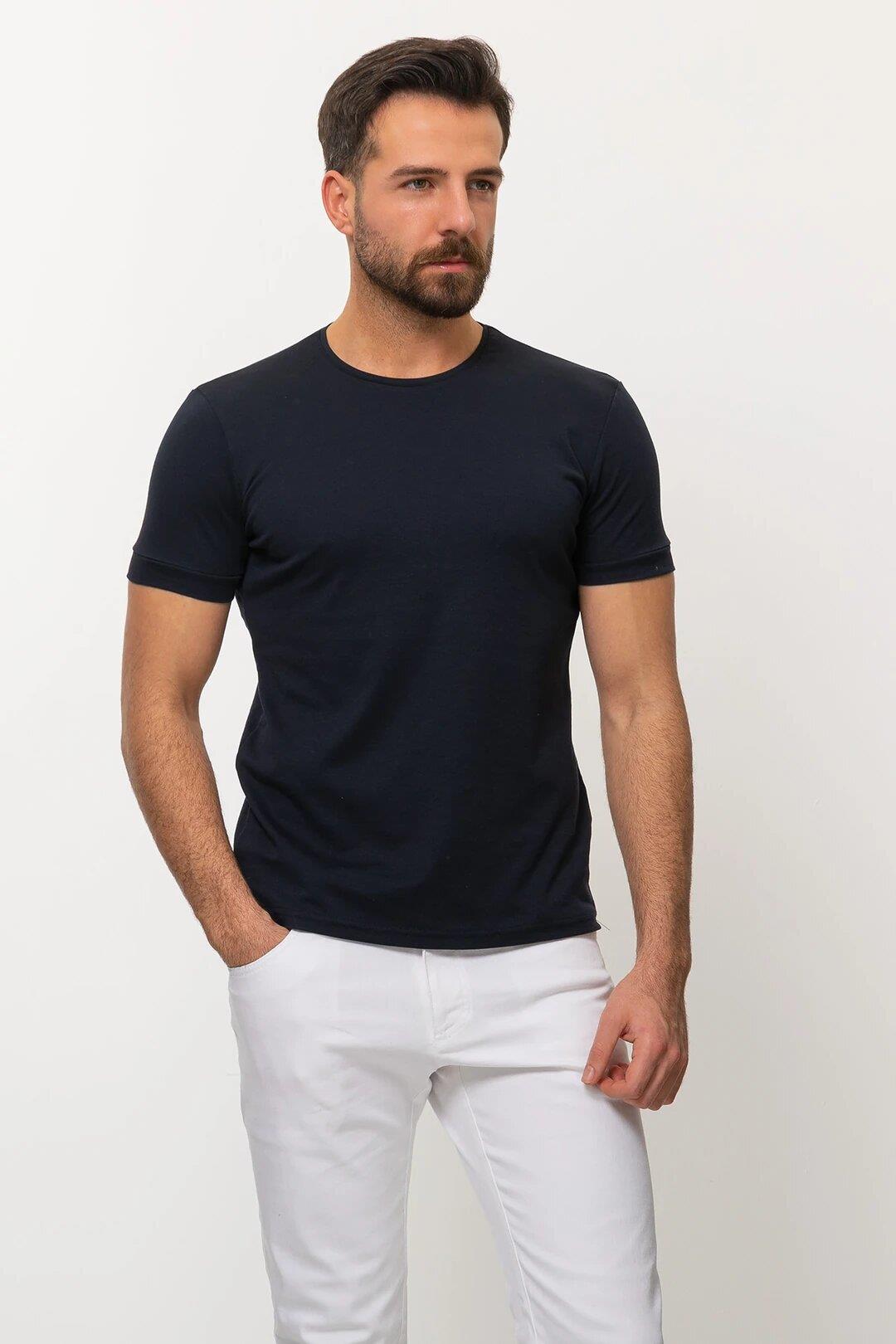 Düz Slim Fit Bisiklet Yaka Basık Erkek T.shirt ürünü ÜST GİYİM kategorisinde sizleri bekliyor.