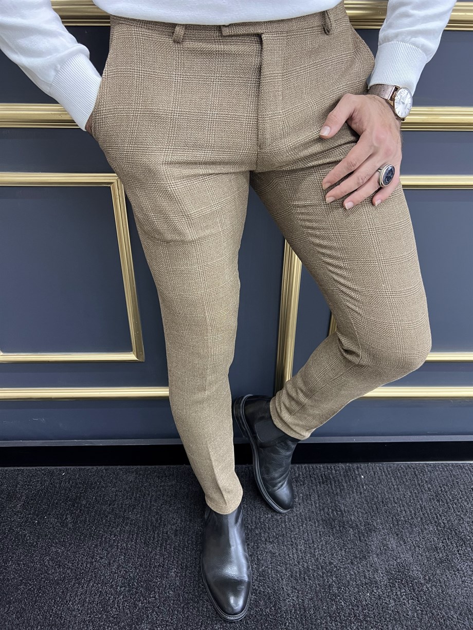 Checked Slim Fit Trousers ürünü JEANS CLOTHING kategorisinde sizleri bekliyor.