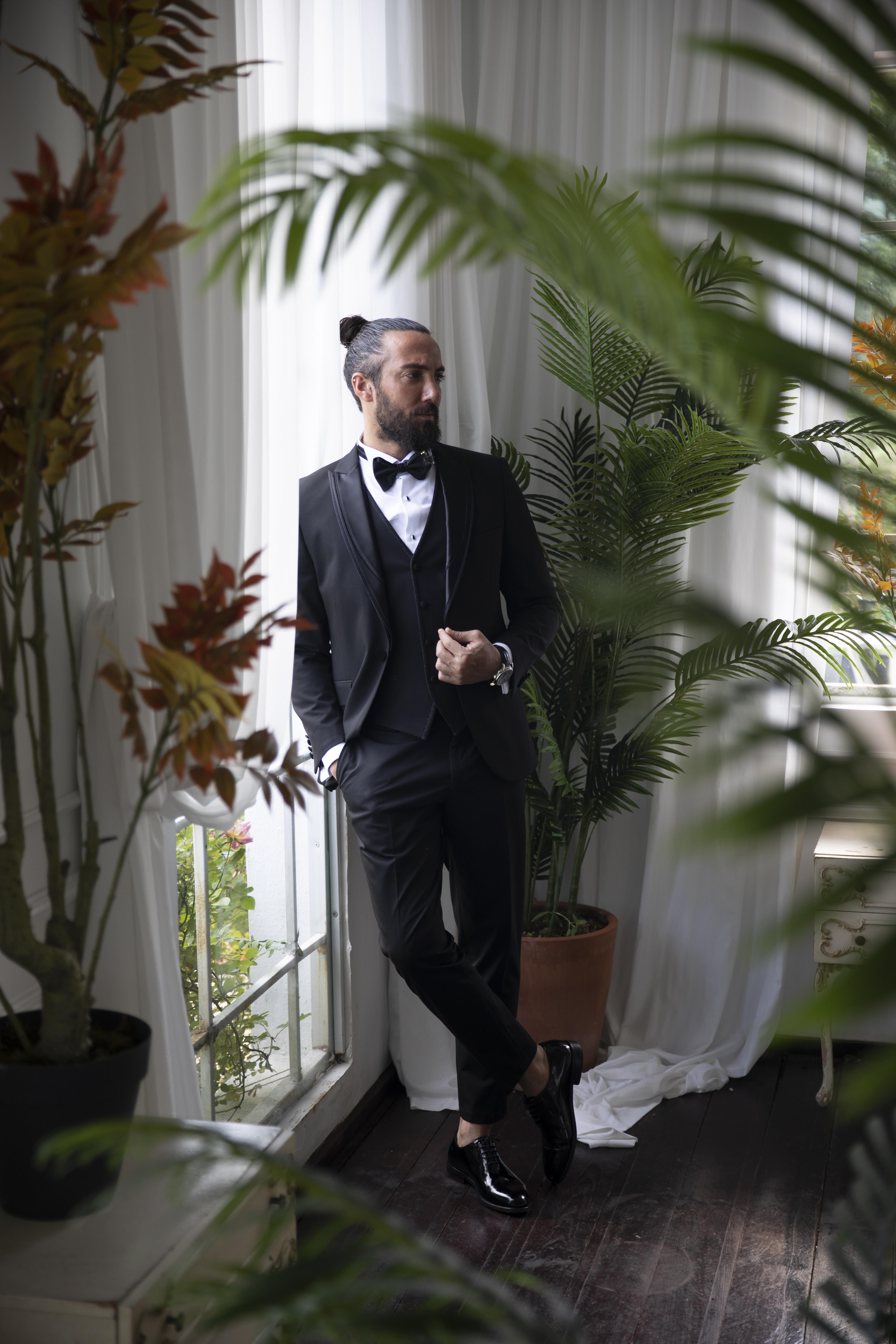 Men's Swallow Collar Suit ürünü SUIT kategorisinde sizleri bekliyor.