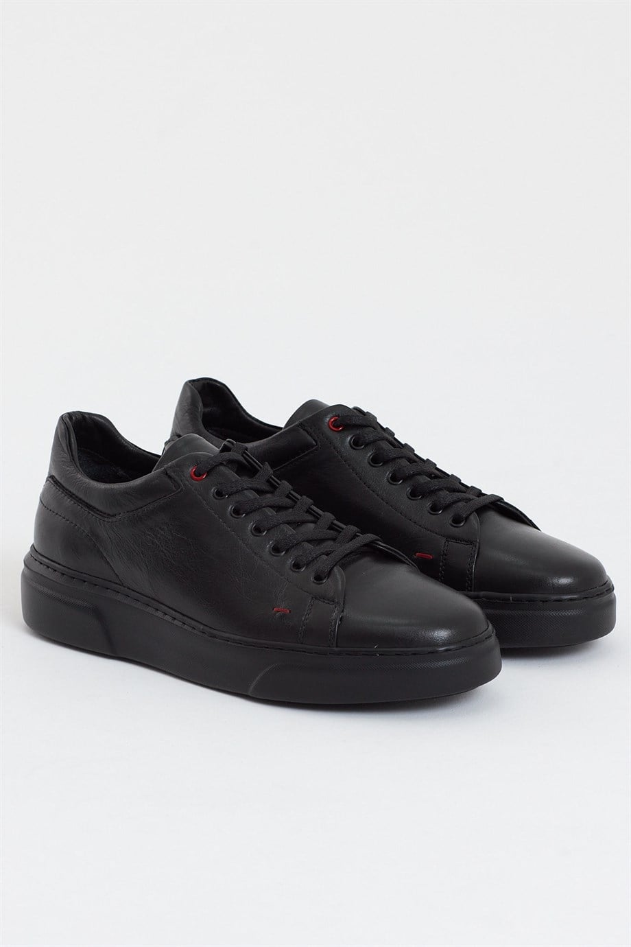 Eva Taban Hakiki Deri Sneakers ürünü NEW SEASON kategorisinde sizleri bekliyor.