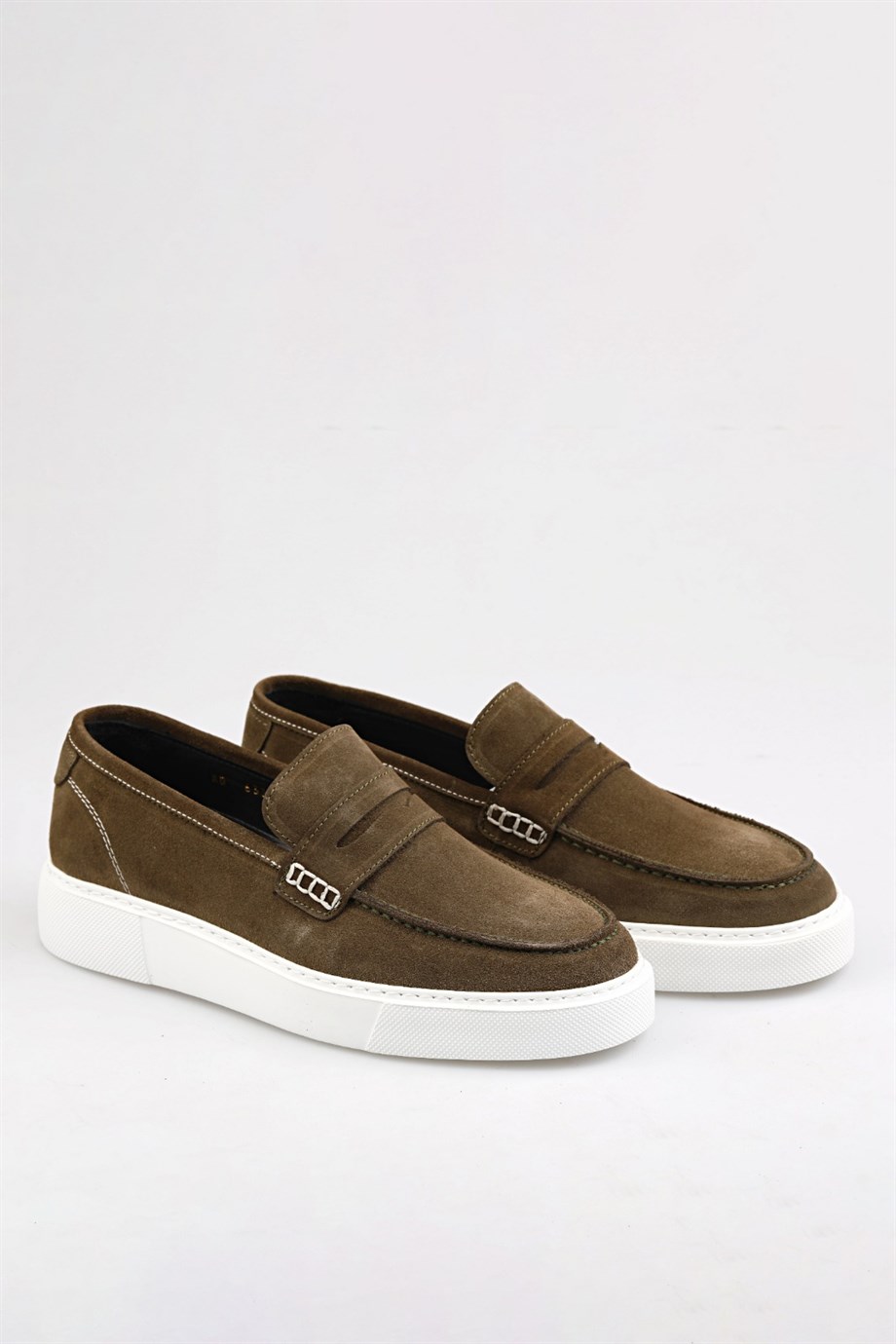 Eva Taban Nubuk Strap Loafer ürünü NEW SEASON kategorisinde sizleri bekliyor.