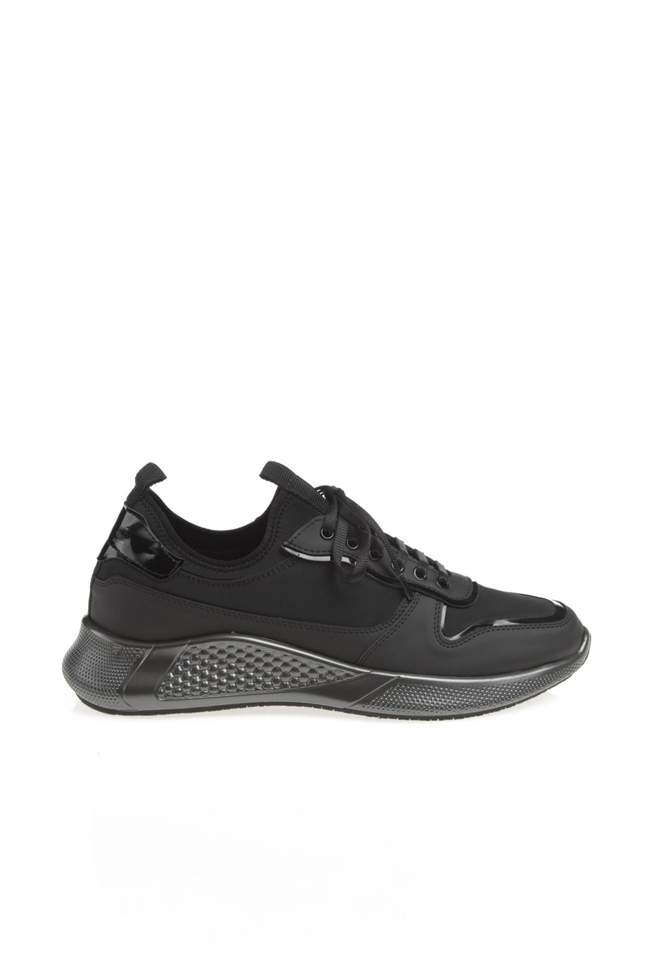 Eva Sole Sneakers Shoes ürünü NEW SEASON kategorisinde sizleri bekliyor.