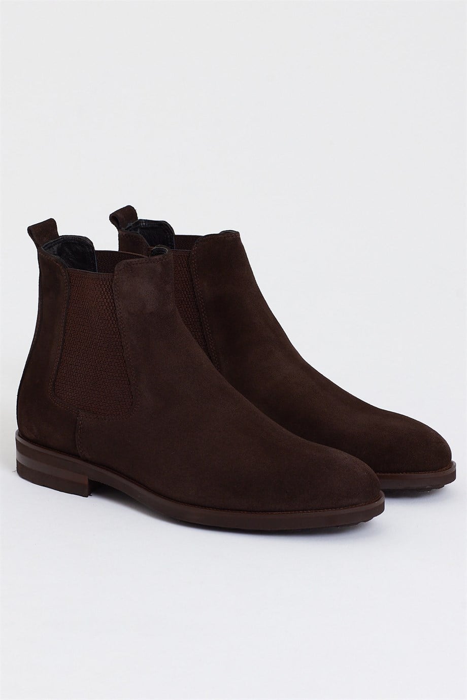 Eva Sole Suede Chelsea Boots ürünü NEW SEASON kategorisinde sizleri bekliyor.