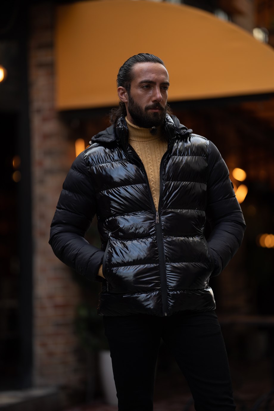 Hooded Detailed Filled Coat ürünü OUTERWEAR kategorisinde sizleri bekliyor.