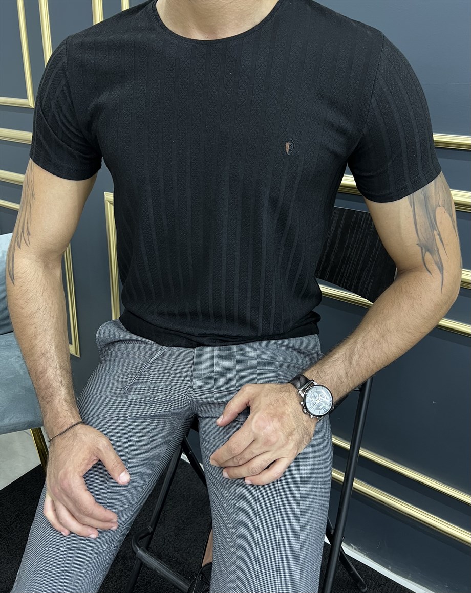 Kendinden Desenli Bisiklet Yaka Tshirt ürünü ÜST GİYİM kategorisinde sizleri bekliyor.