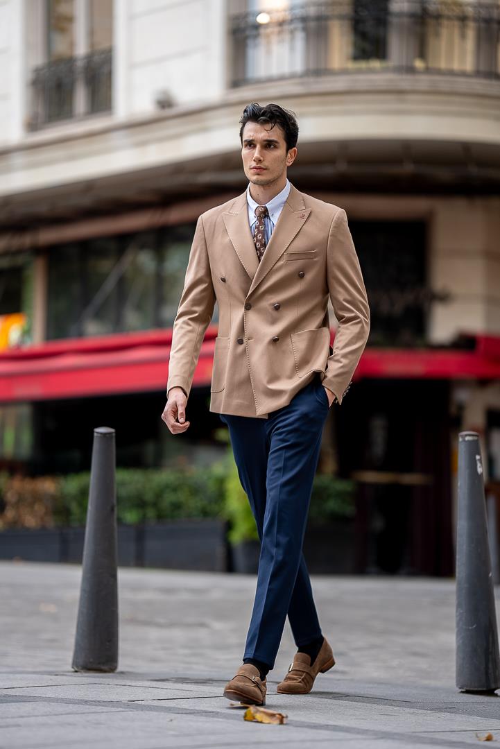 Swallow Collar Jacket ürünü OUTERWEAR kategorisinde sizleri bekliyor.
