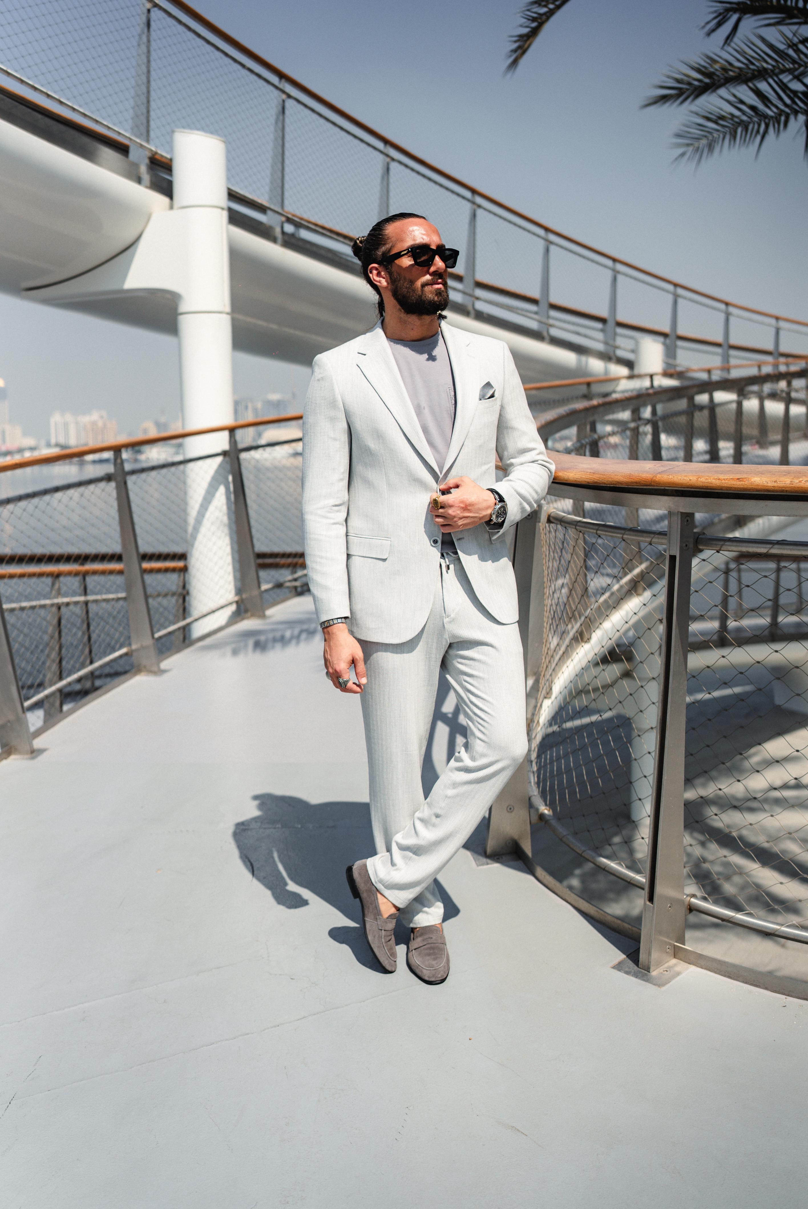 MONO COLLAR COVER POCKET DETAILED SPORTS SET ürünü SUIT kategorisinde sizleri bekliyor.