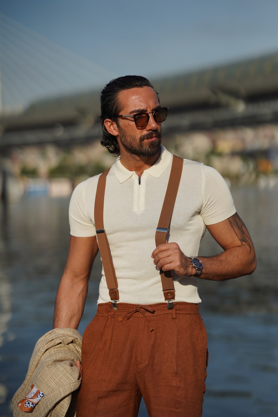 Örme Kumaş Fermuar Yaka Detaylı Polo Yaka Tshirt ürünü ÜST GİYİM kategorisinde sizleri bekliyor.