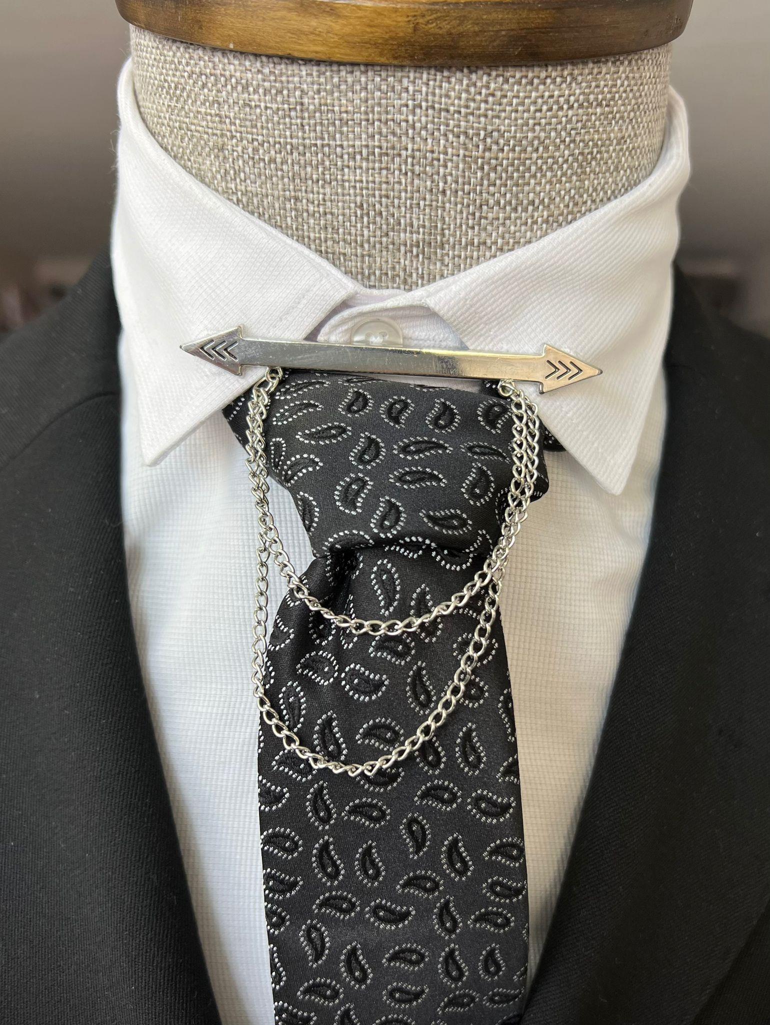 Özel Tasarım Desenli Yaka Zinciri ürünü AKSESUAR kategorisinde sizleri bekliyor.