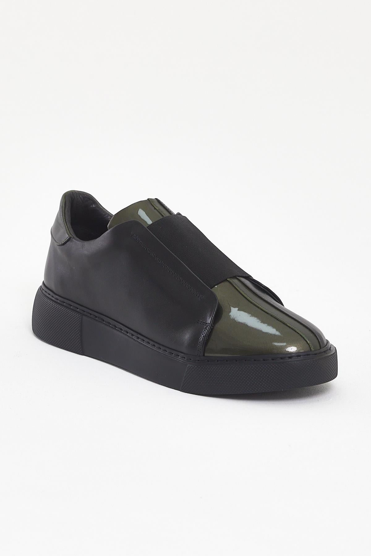 Özel Tasarım Eva Taban Sneakers ürünü NEW SEASON kategorisinde sizleri bekliyor.