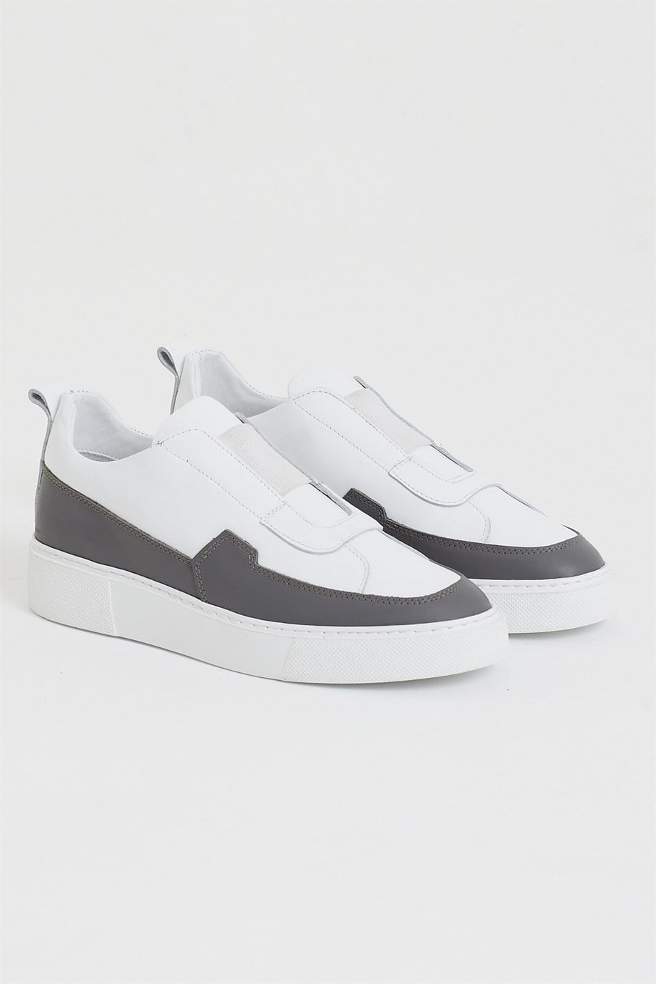 Özel Tasarım Eva Taban Sneakers ürünü SNEAKER kategorisinde sizleri bekliyor.