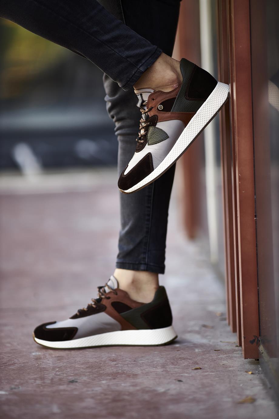 Special Design Eva Sole Suede Piece Detailed Sports Shoes ürünü NEW SEASON kategorisinde sizleri bekliyor.