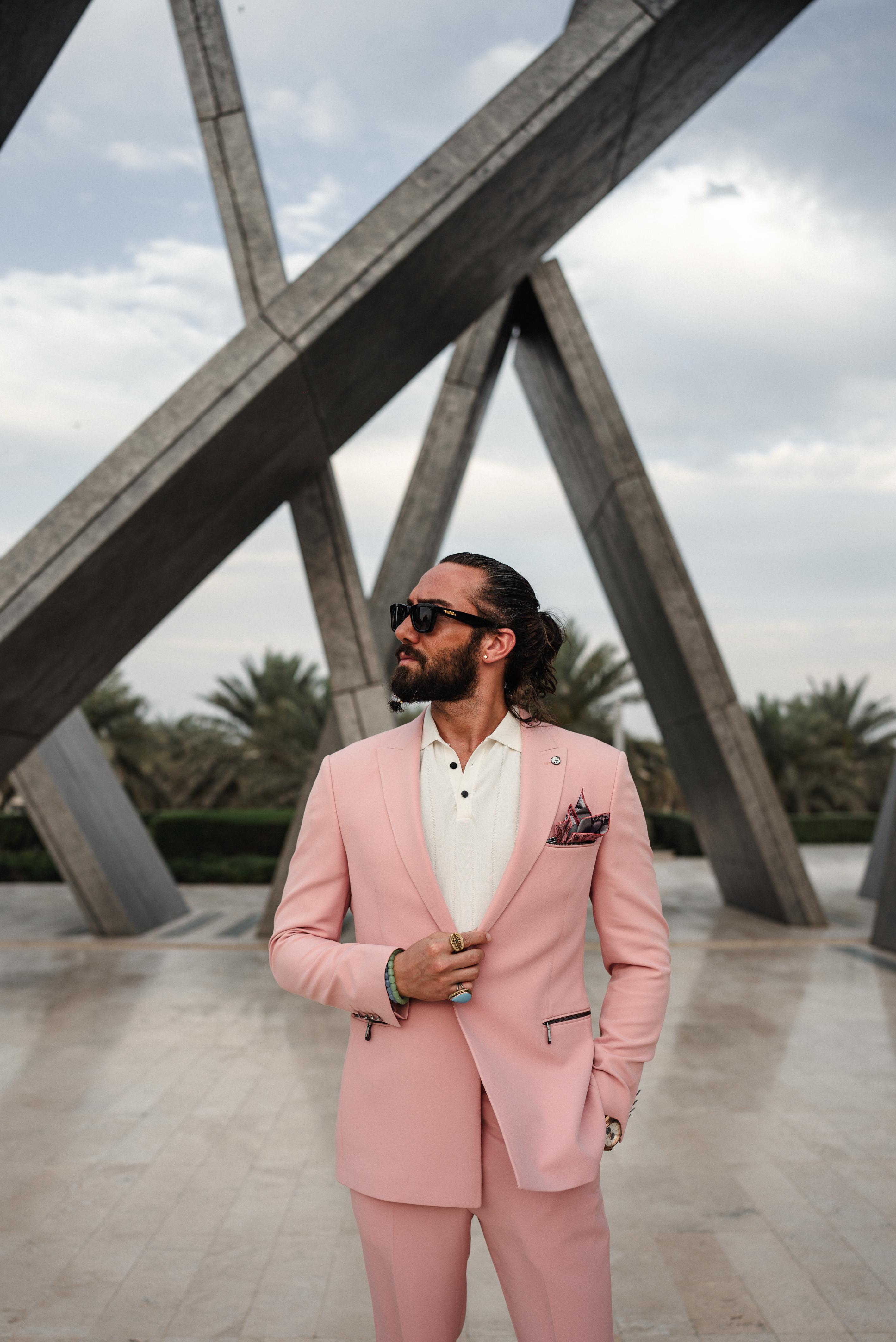 SPECIAL DESIGN ZIPPER POCKET DETAIL COMFORTABLE SET ürünü SUIT kategorisinde sizleri bekliyor.