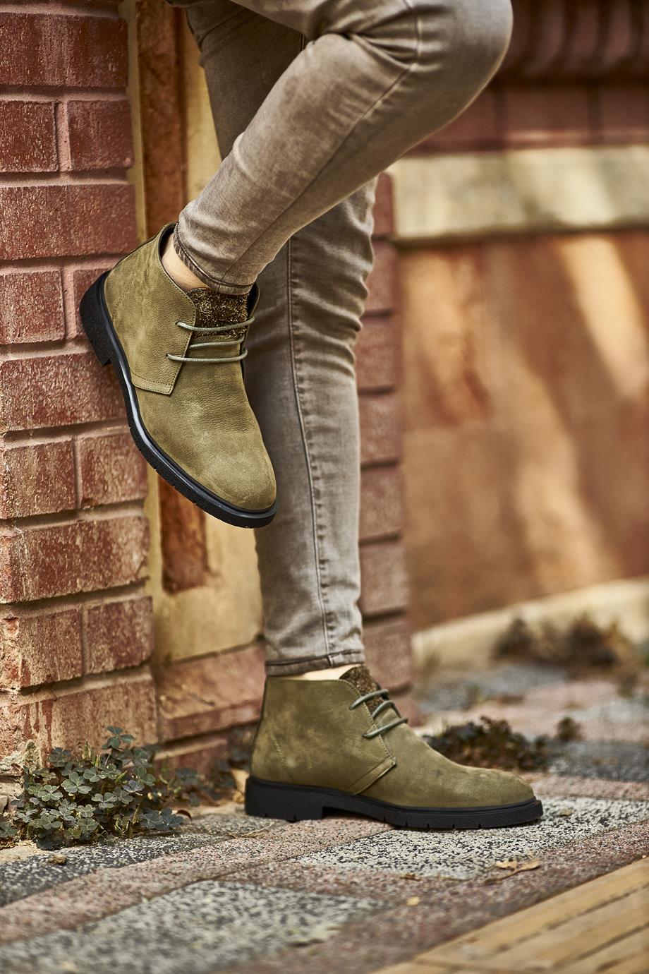 Special Design Nubuck Leather Boots with Fringe Detail ürünü NEW SEASON kategorisinde sizleri bekliyor.