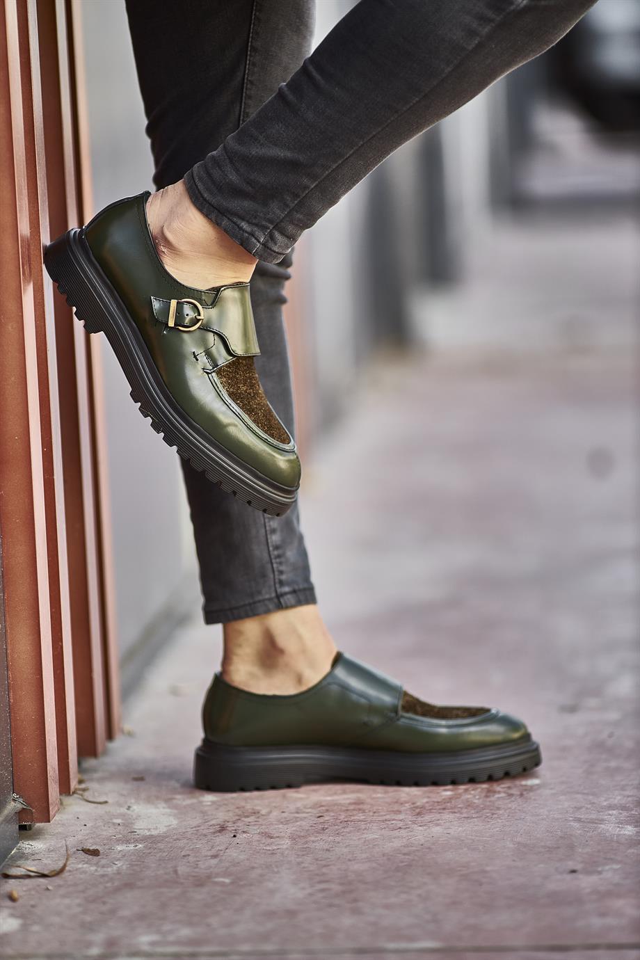 Specially Designed Leather Fringed Loafer with Buckle Detail ürünü NEW SEASON kategorisinde sizleri bekliyor.