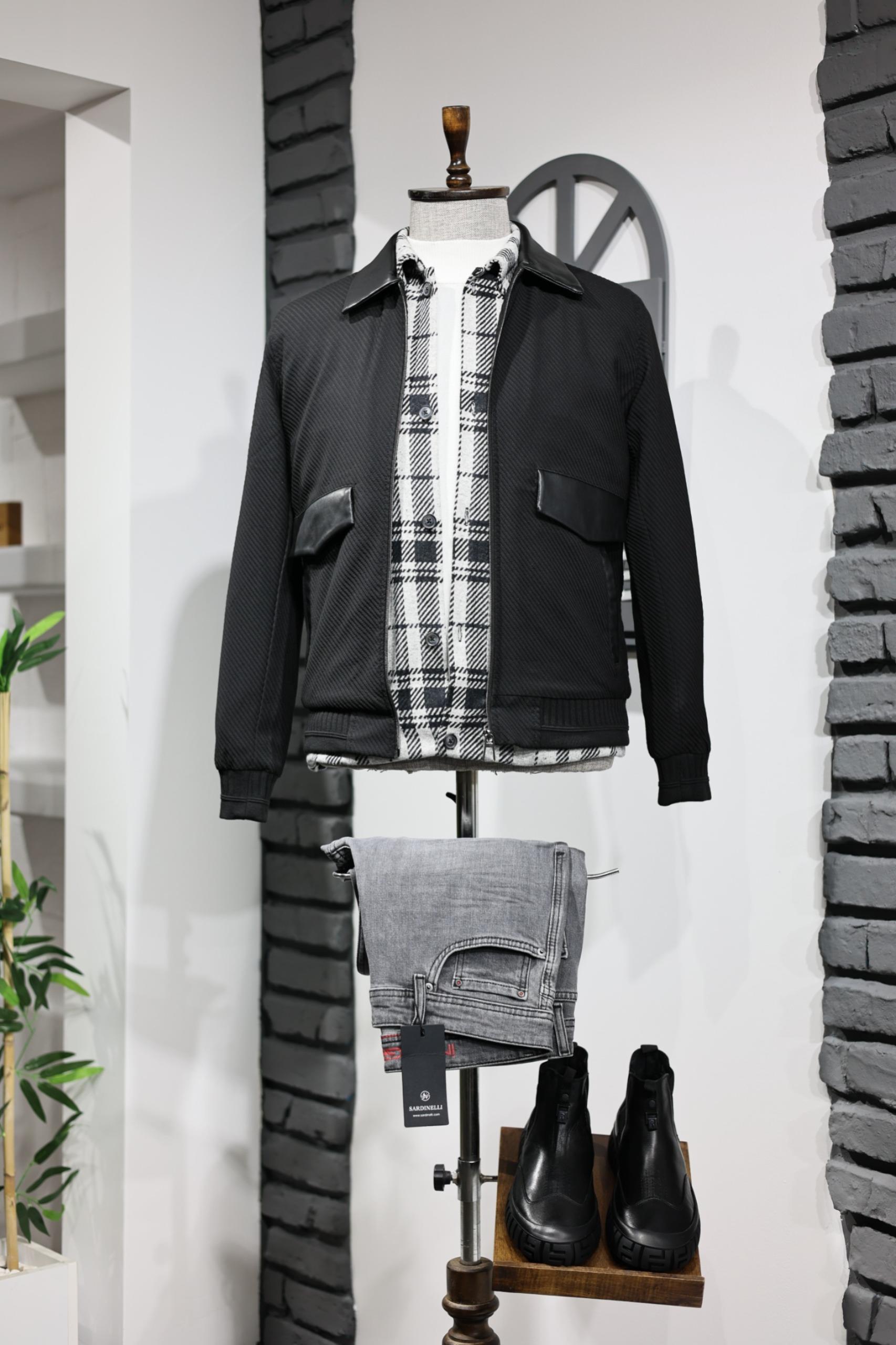 Polo Yaka Mont ürünü DIŞ GİYİM kategorisinde sizleri bekliyor.