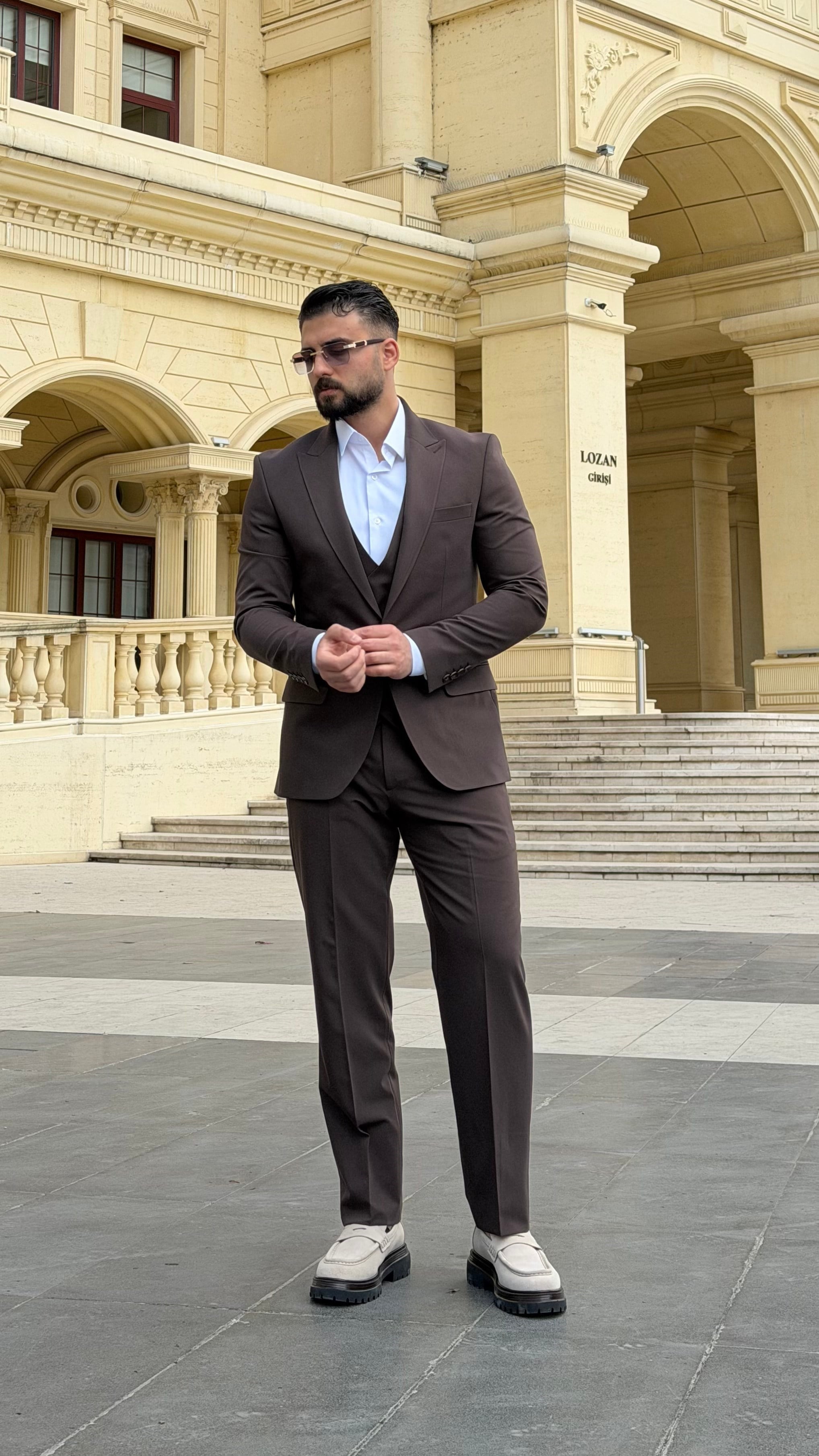 Royal Takım Elbise ürünü TAKIM ELBİSE kategorisinde sizleri bekliyor.