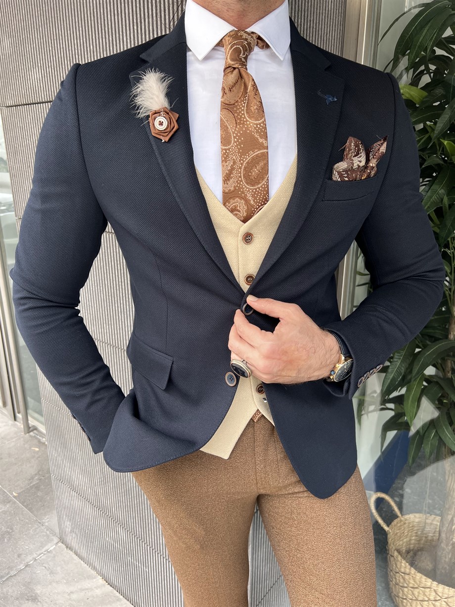 Slim Fit Jacket ürünü OUTERWEAR kategorisinde sizleri bekliyor.