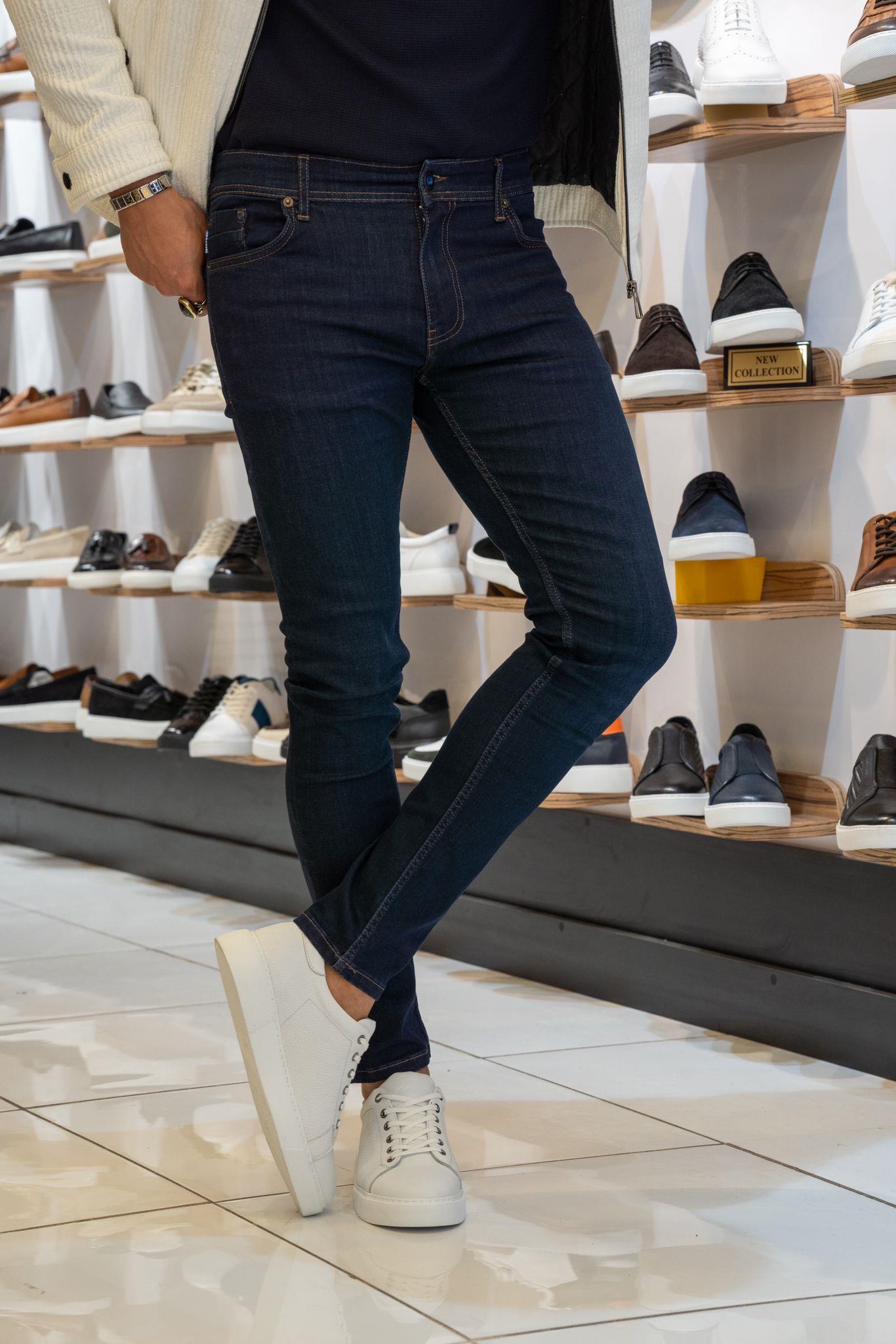 Slim Fit Kot Pantolon ürünü ALT GİYİM kategorisinde sizleri bekliyor.
