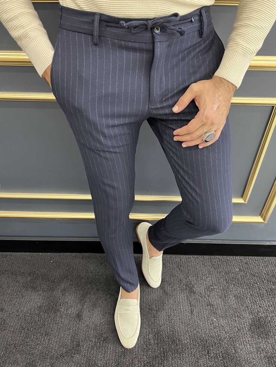 Slim Fit Fabric Trousers ürünü JEANS CLOTHING kategorisinde sizleri bekliyor.